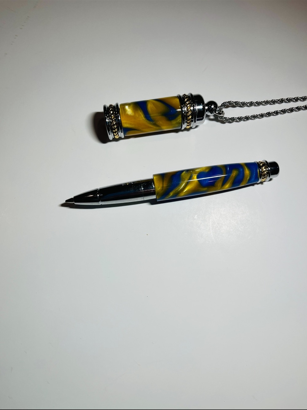 Vintage Pen Statement Pendant Necklace Blue Yellow Swirl Functional - Picture 4 of 5